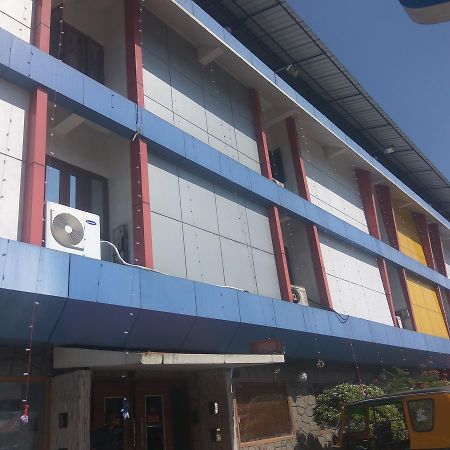 Hotel Malika Residency Ettumanoor Esterno foto