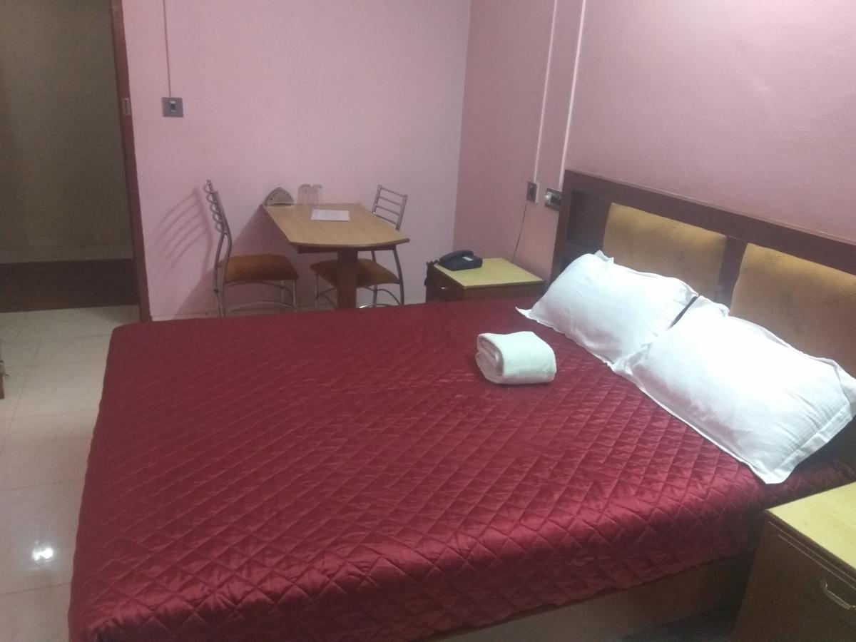 Hotel Malika Residency Ettumanoor Esterno foto