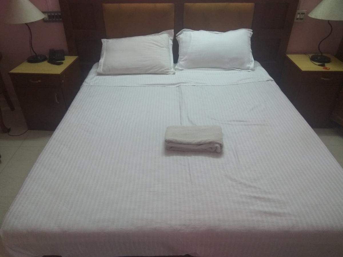 Hotel Malika Residency Ettumanoor Esterno foto