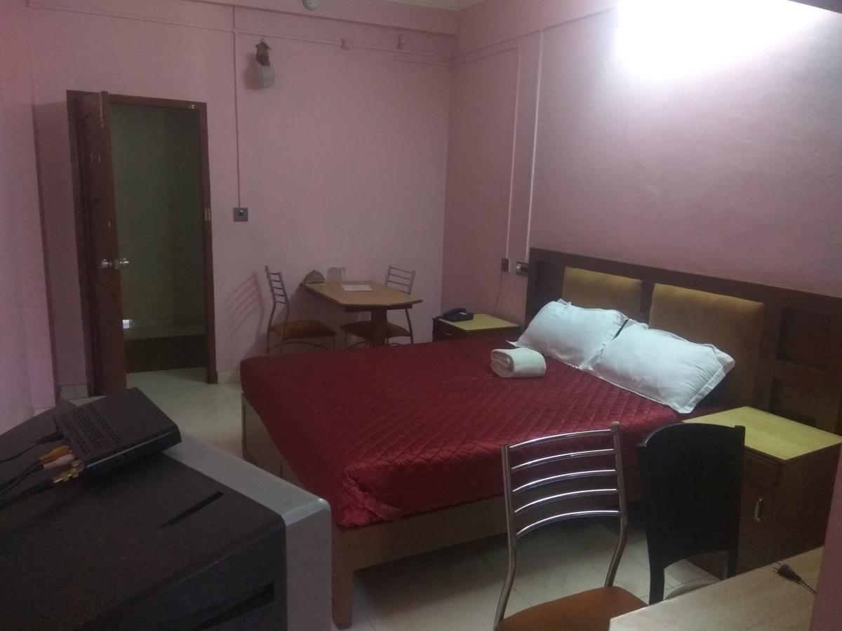 Hotel Malika Residency Ettumanoor Esterno foto