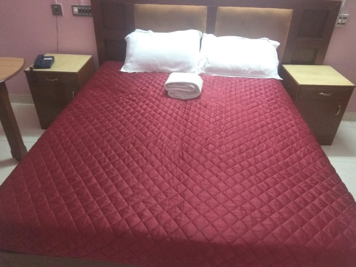 Hotel Malika Residency Ettumanoor Esterno foto